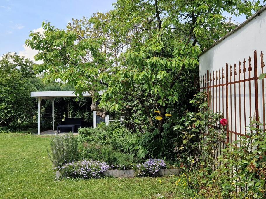 Historische Villa Mit Garten, Luxus Meerbusch Ngoại thất bức ảnh